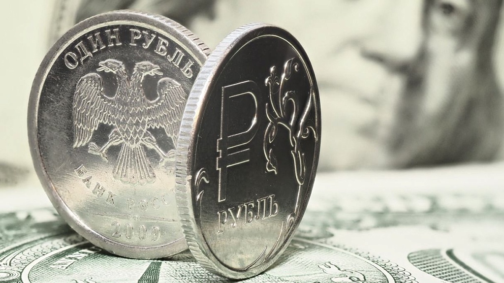 Рубль может умеренно укрепиться в июне 23